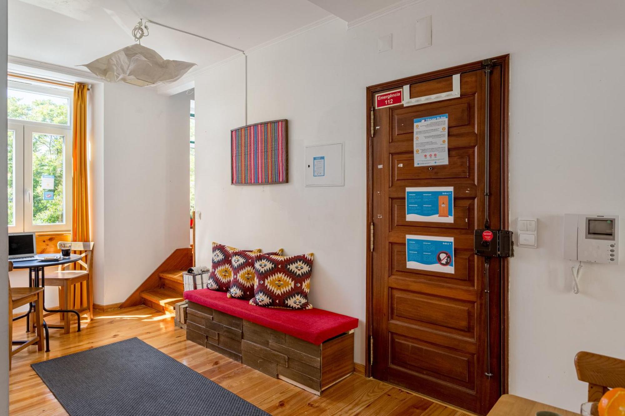 Miradouro Penha De Franca Duplex Apartment Lisbon Bagian luar foto