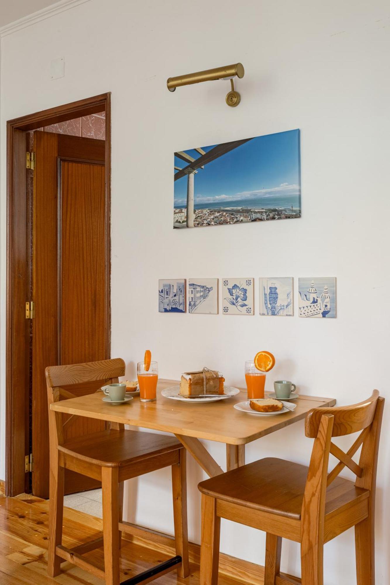 Miradouro Penha De Franca Duplex Apartment Lisbon Bagian luar foto